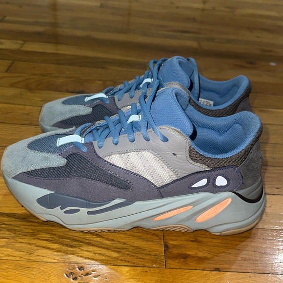 yeezy 700 carbon blue - Picture 1 of 1